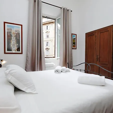 Apartmán 4bnb - Cavour Square *
