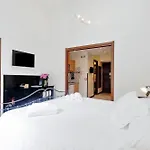 4bnb - Cavour Square Lägenhet *