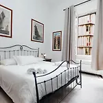 4bnb - Cavour Square Apartment *